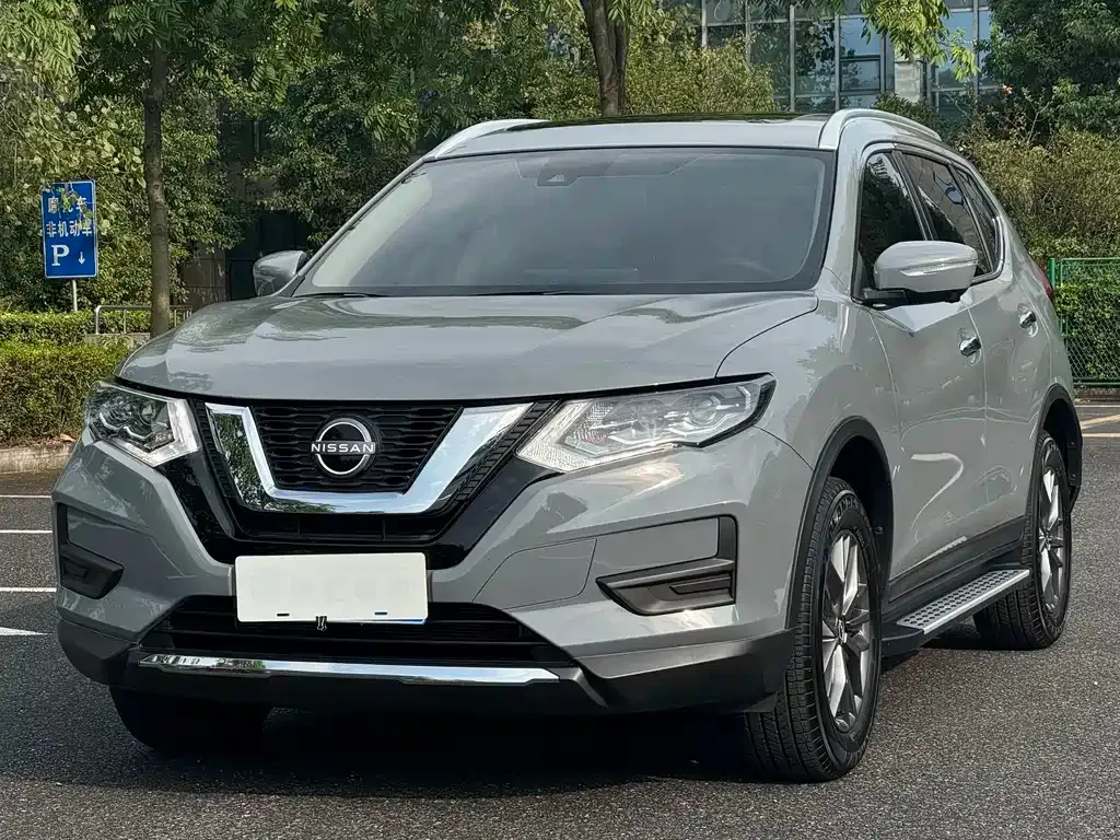 Nissan X-Trail — фото 1