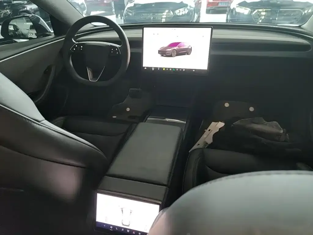 Tesla Model 3 — фото 6