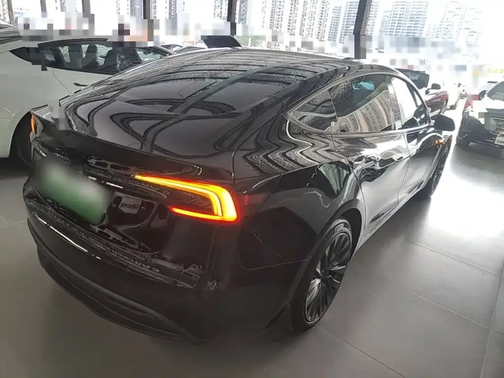 Tesla Model 3 — фото 3