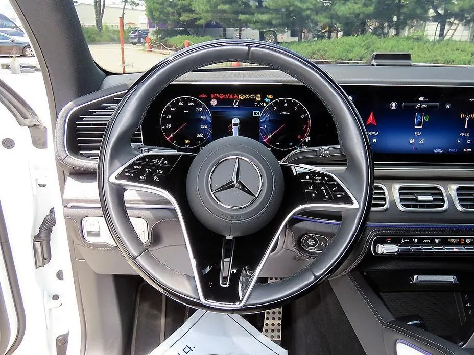 Mercedes-Benz GLS-Class — фото 7