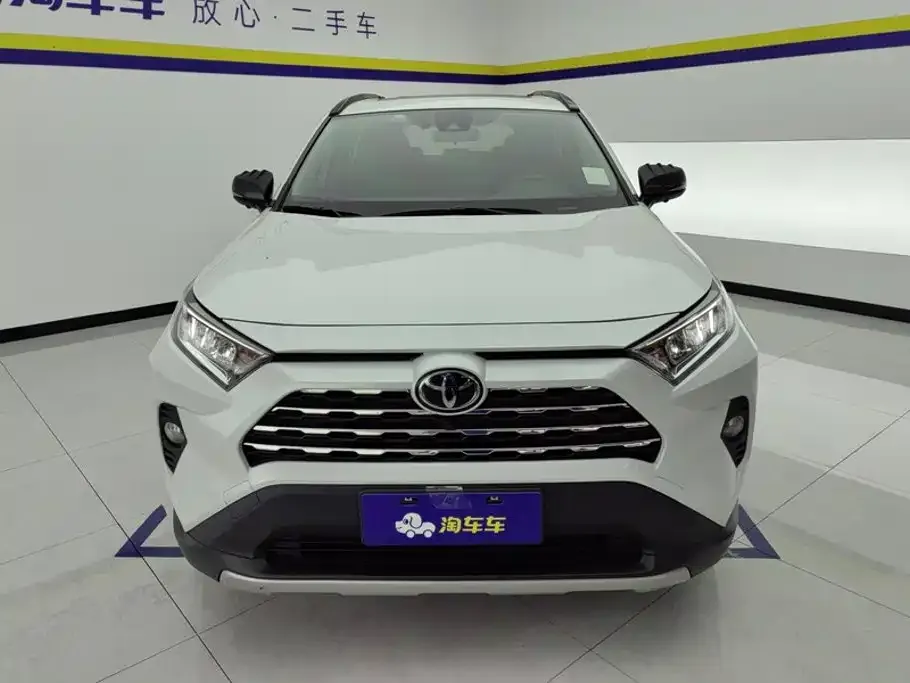Toyota RAV4 — фото 6