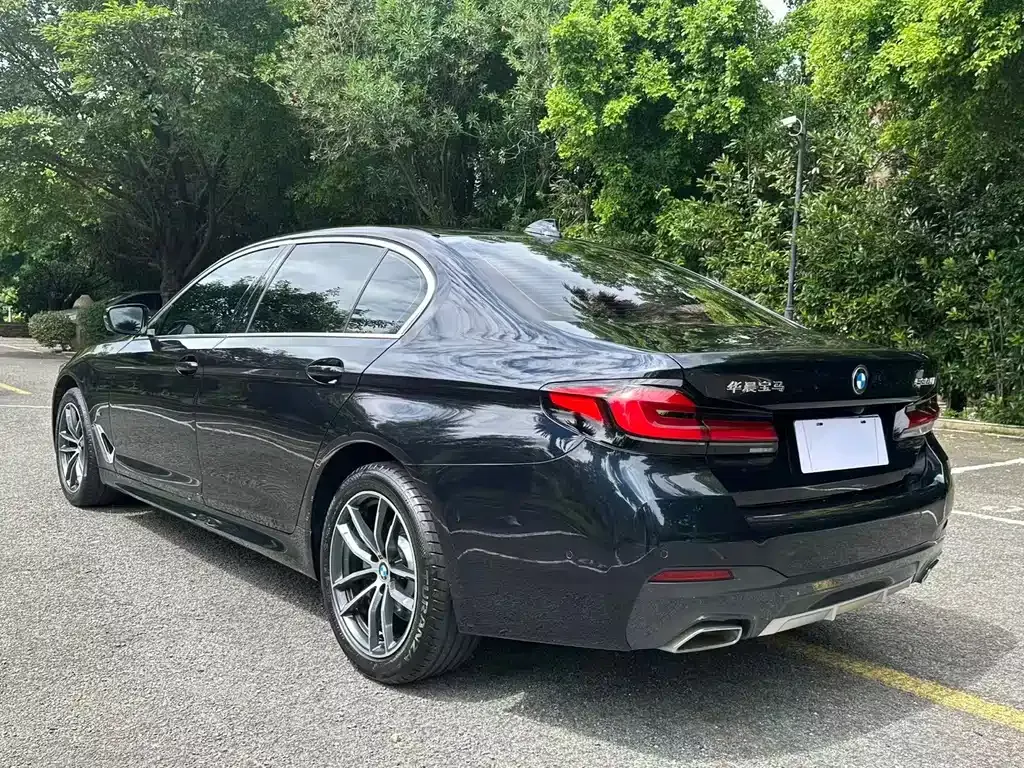 BMW 5 Series — фото 4