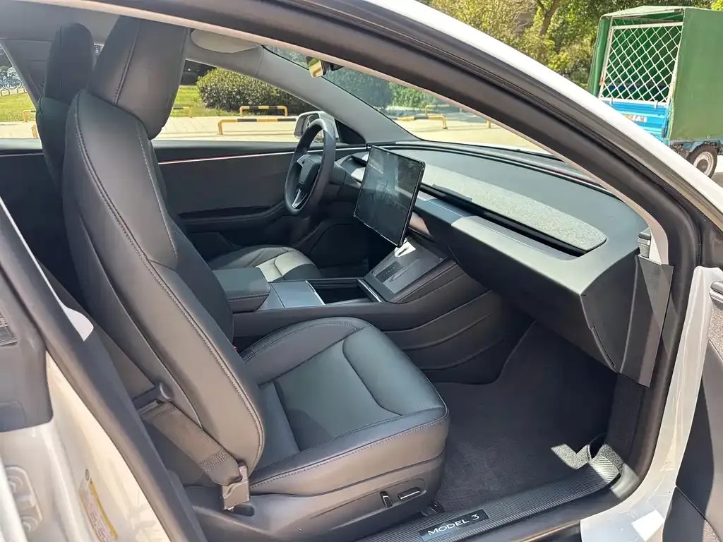 Tesla Model 3 — фото 2