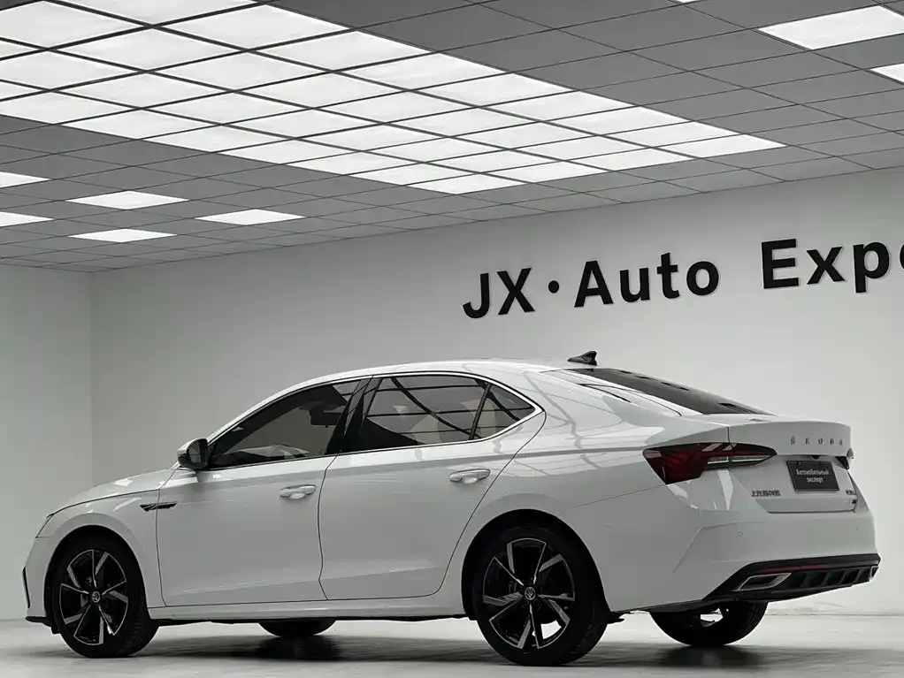 Skoda Octavia — фото 3