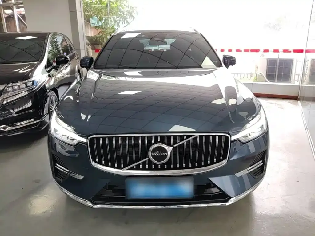 Volvo XC60 — фото 2