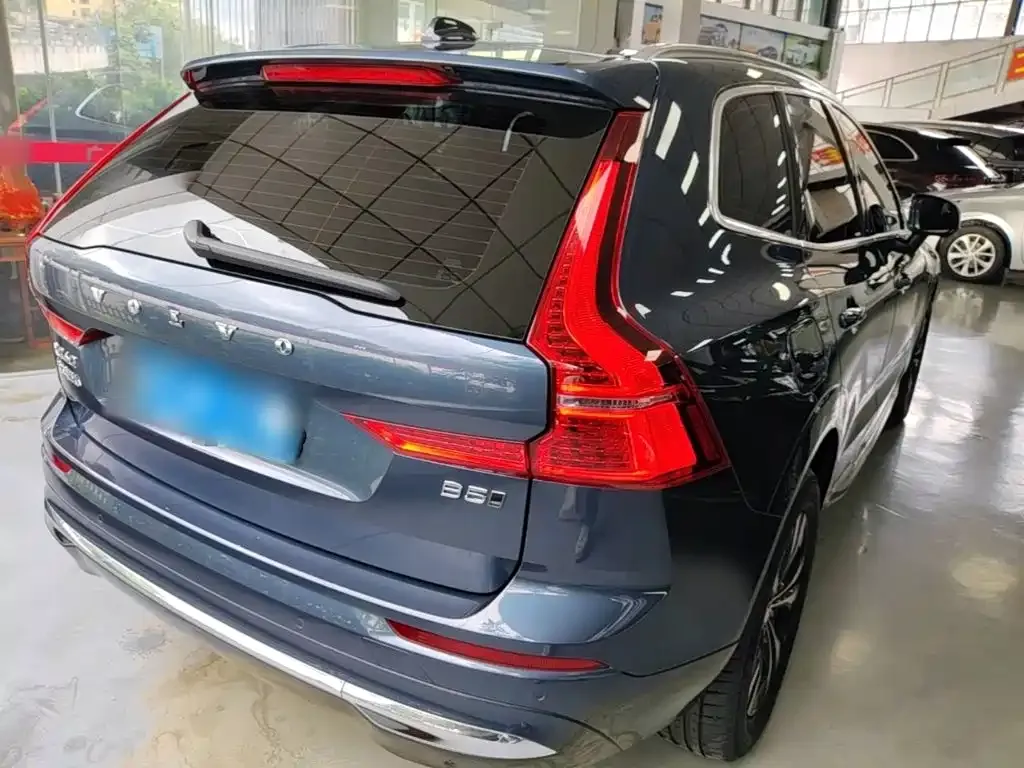 Volvo XC60 — фото 9