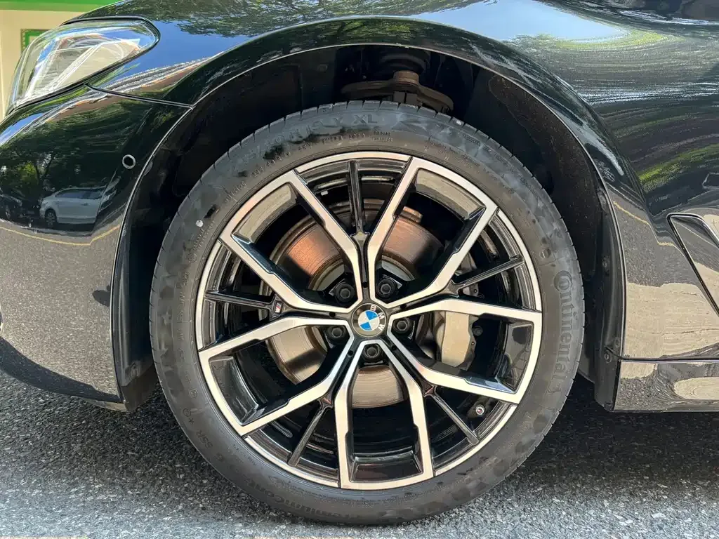 BMW 5 Series — фото 6