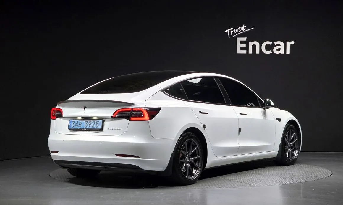 Tesla Model 3 — фото 5
