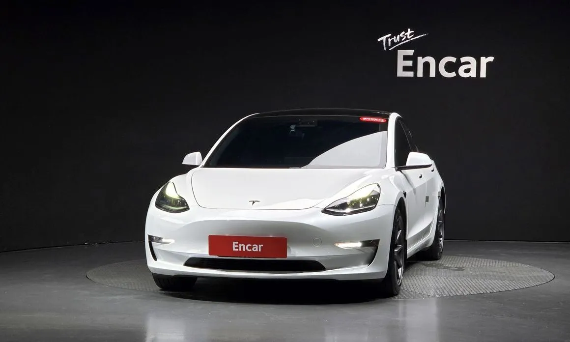 Tesla Model 3 — фото 4