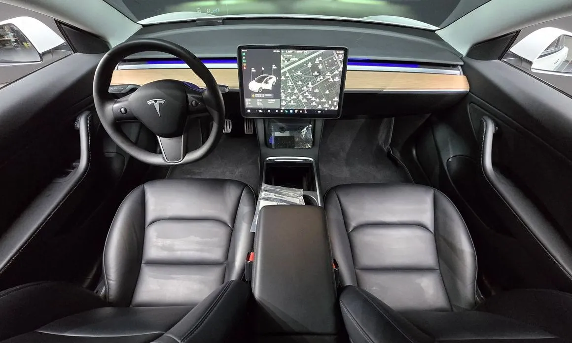 Tesla Model 3 — фото 6