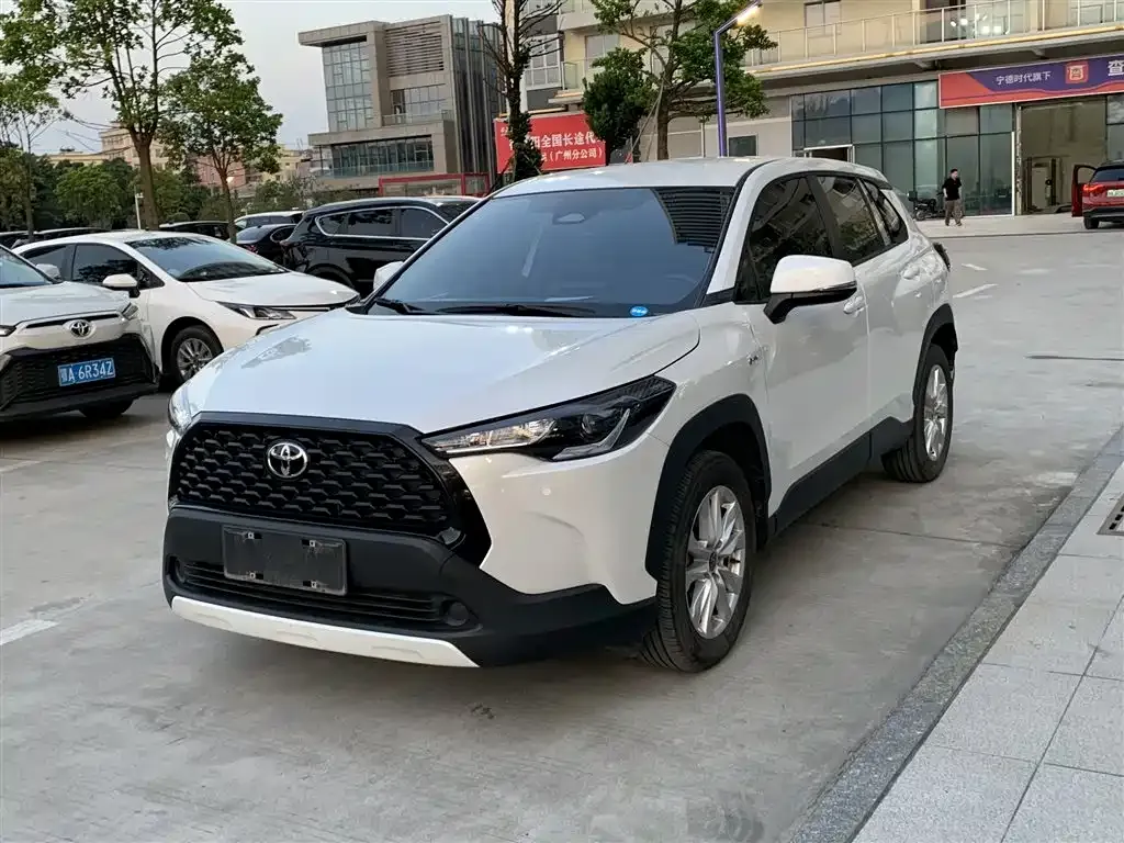 Toyota Corolla Cross — фото 1