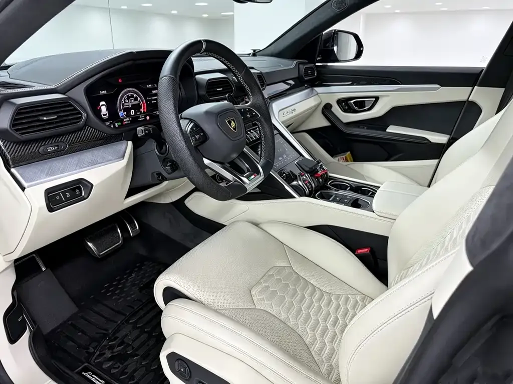Lamborghini Urus — фото 9