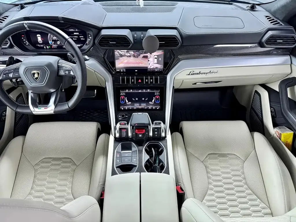 Lamborghini Urus — фото 10