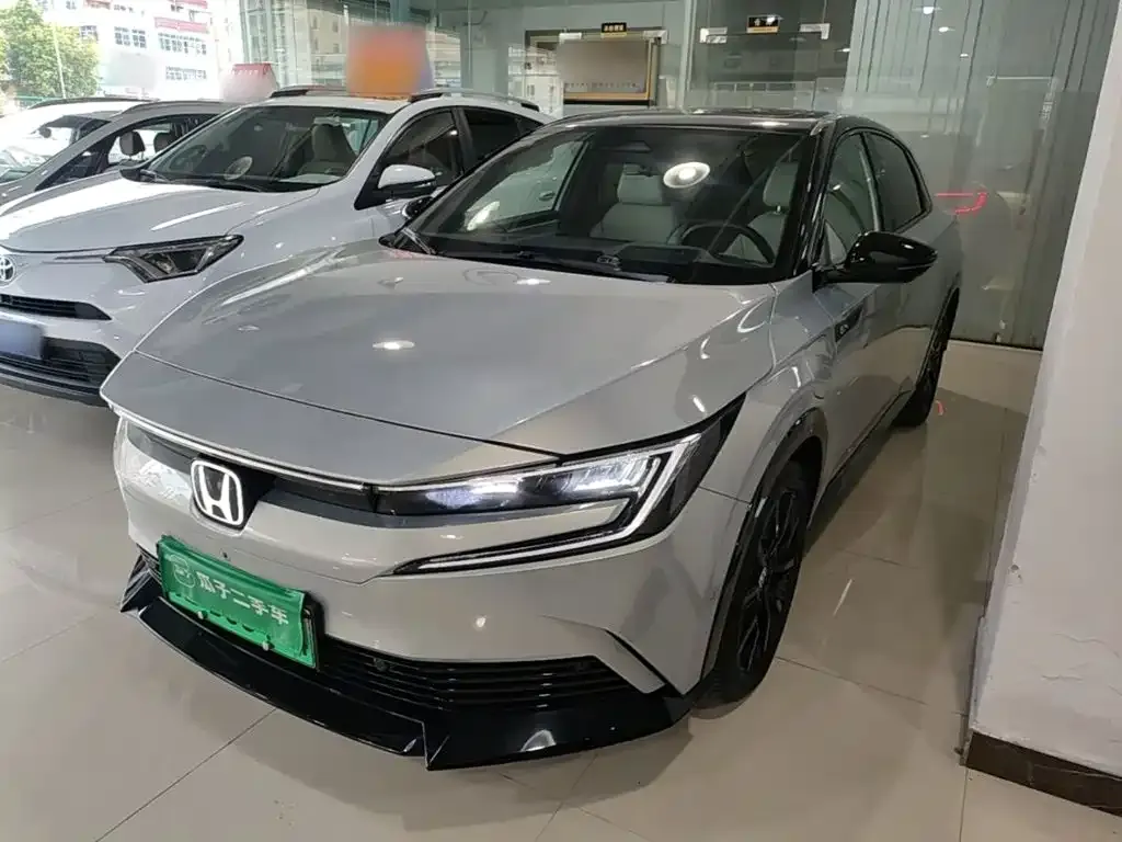 Honda e:NP2 — фото 1