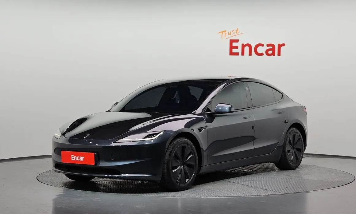 Tesla Model 3 — фото 1