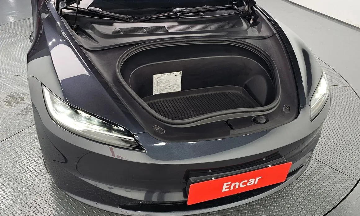 Tesla Model 3 — фото 10