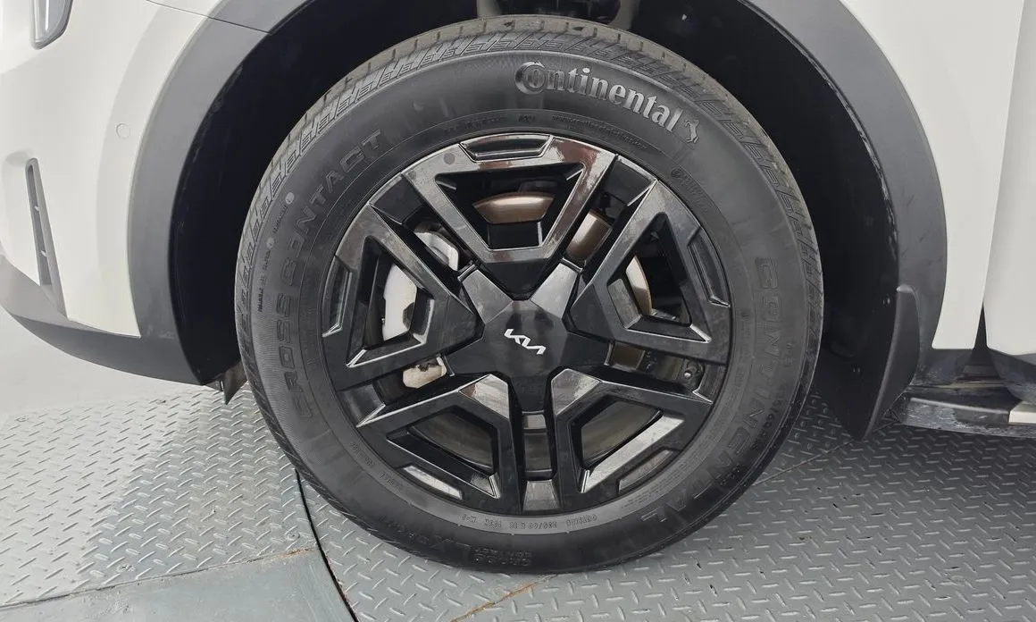 Kia Sorento — фото 9