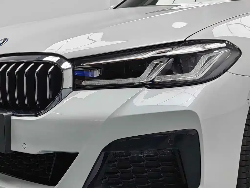 BMW 5 Series New Energy — фото 2