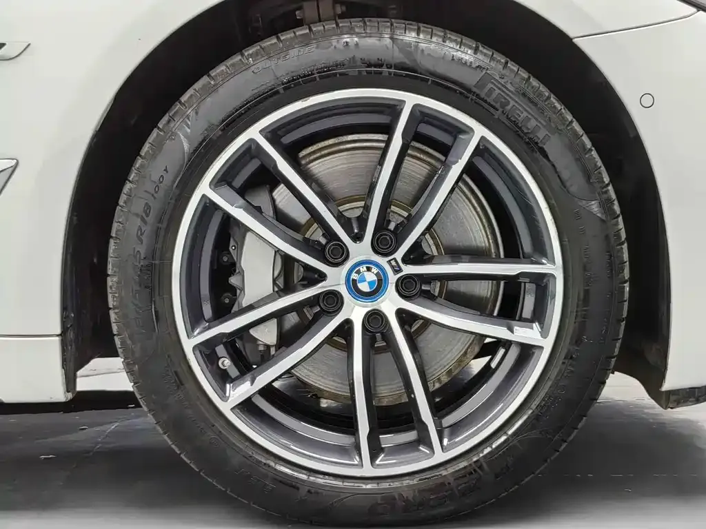 BMW 5 Series New Energy — фото 5