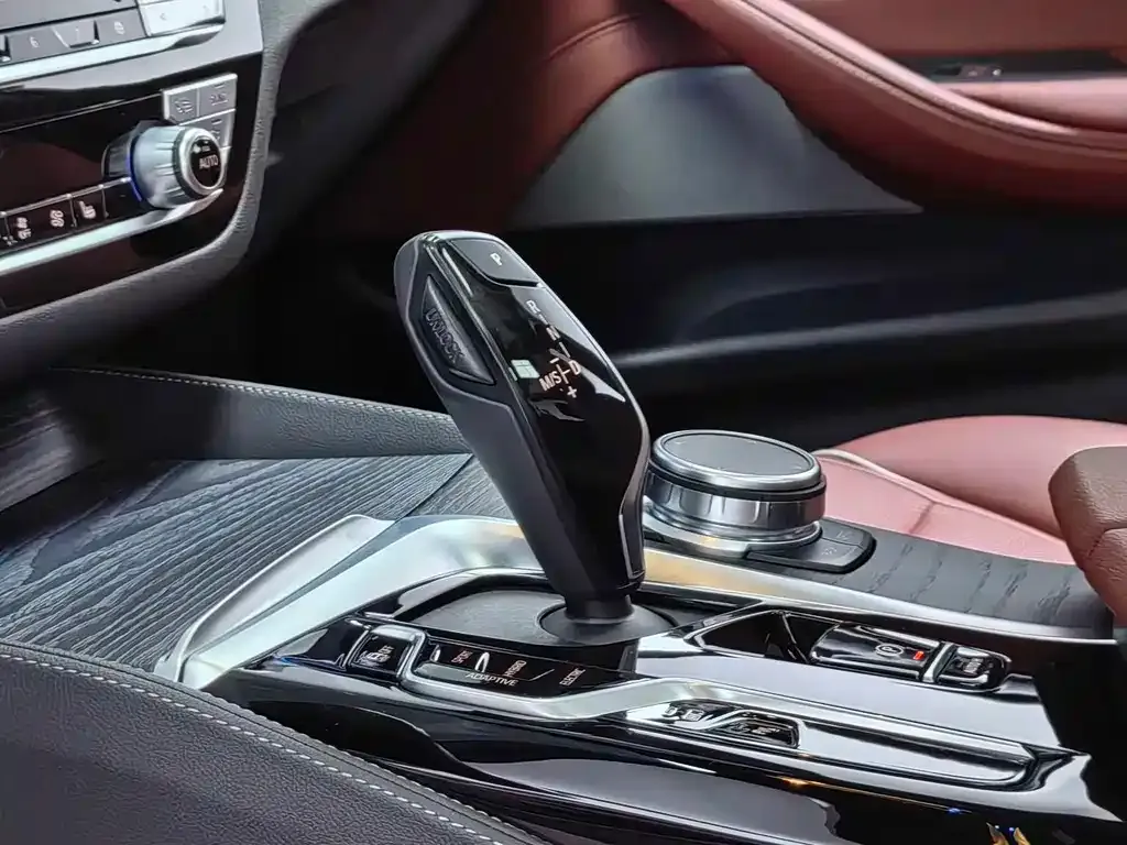 BMW 5 Series New Energy — фото 10