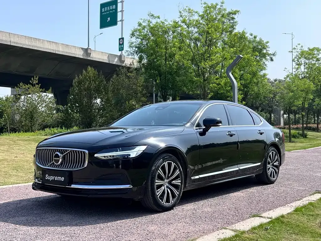 Volvo S90 — фото 1