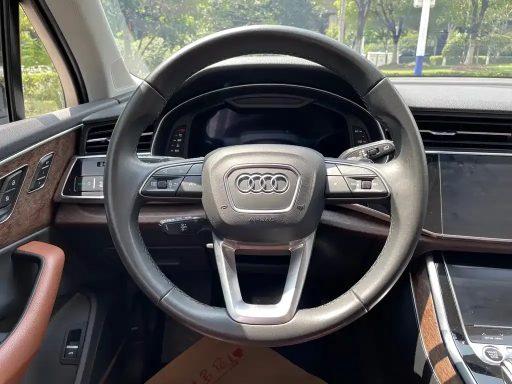 Audi Q7 — фото 5