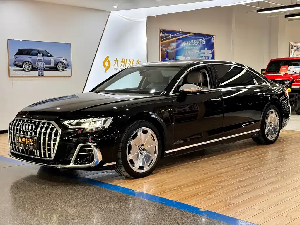 Audi A8 — фото 1