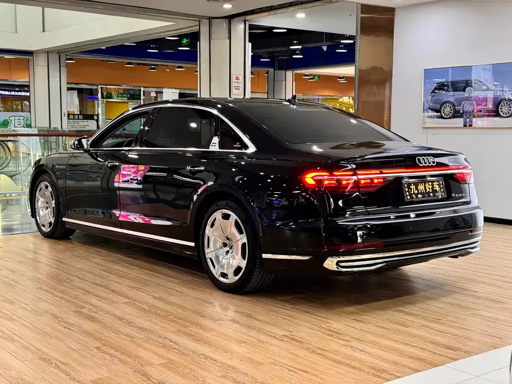 Audi A8 — фото 8