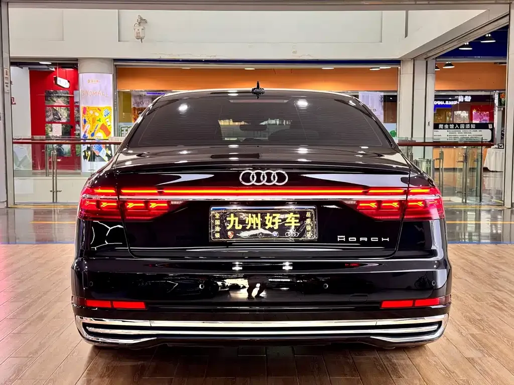 Audi A8 — фото 7