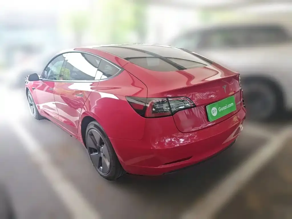 Tesla Model 3 — фото 10