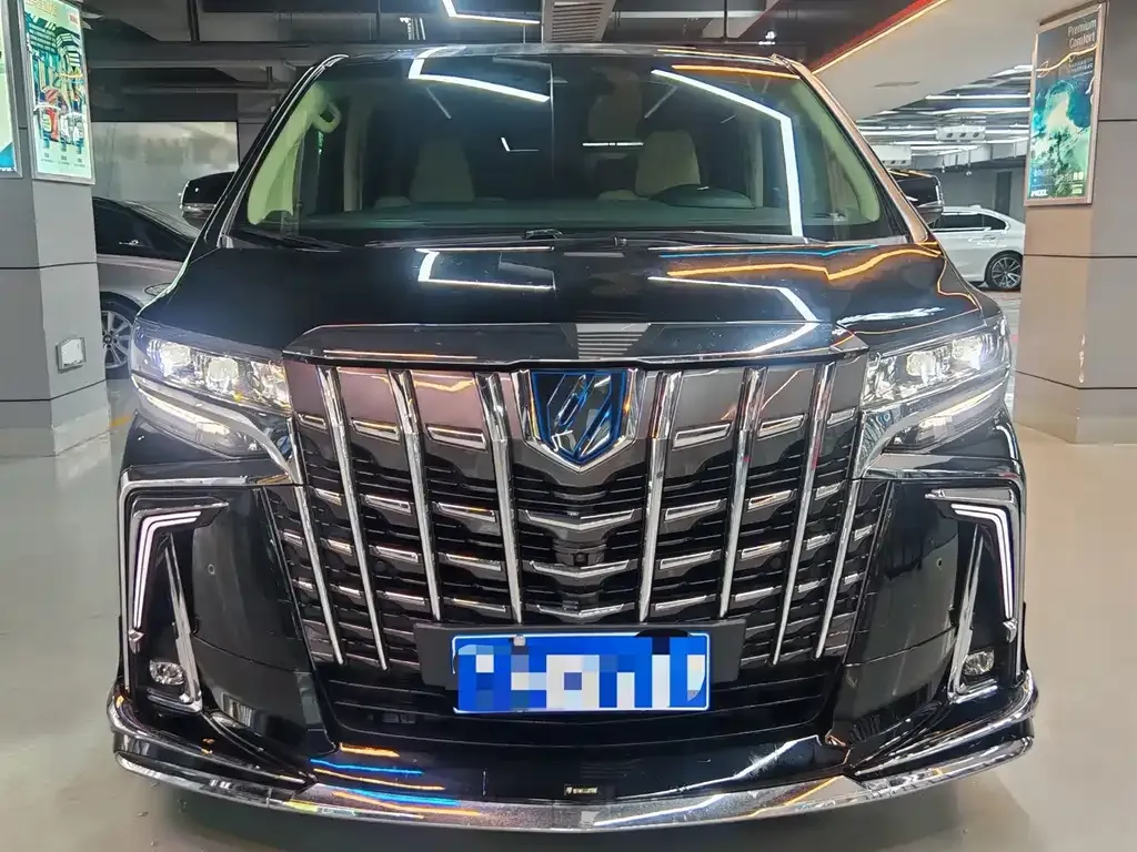 Toyota Alphard — фото 4
