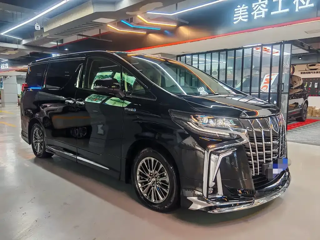 Toyota Alphard — фото 5