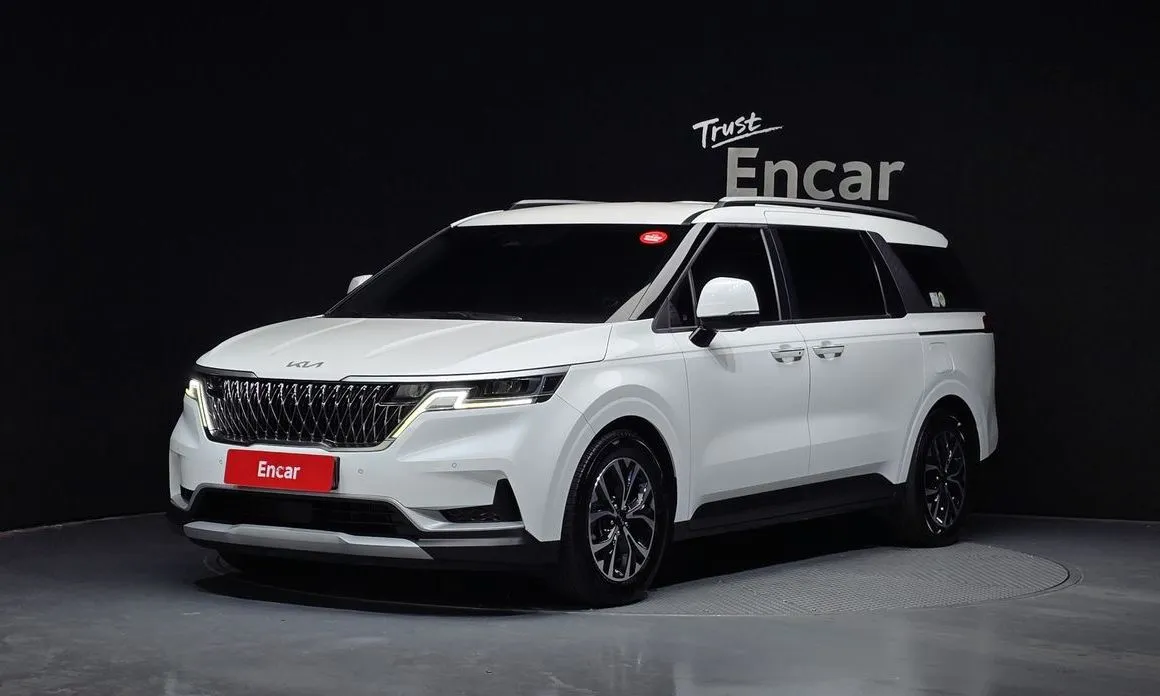 Kia Carnival — фото 1