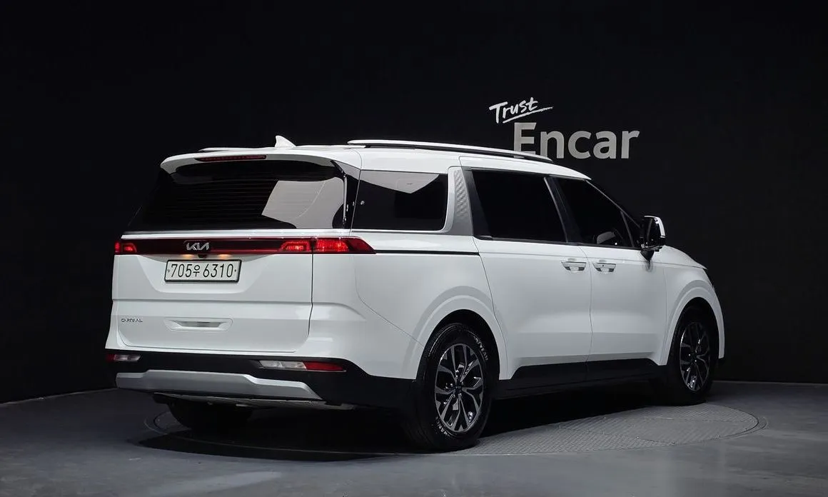 Kia Carnival — фото 5