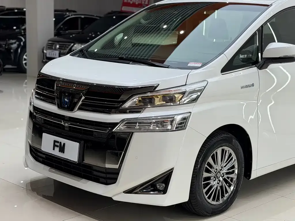 Toyota Vellfire — фото 4