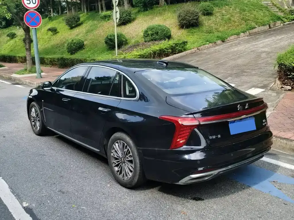 Hongqi H5 — фото 7