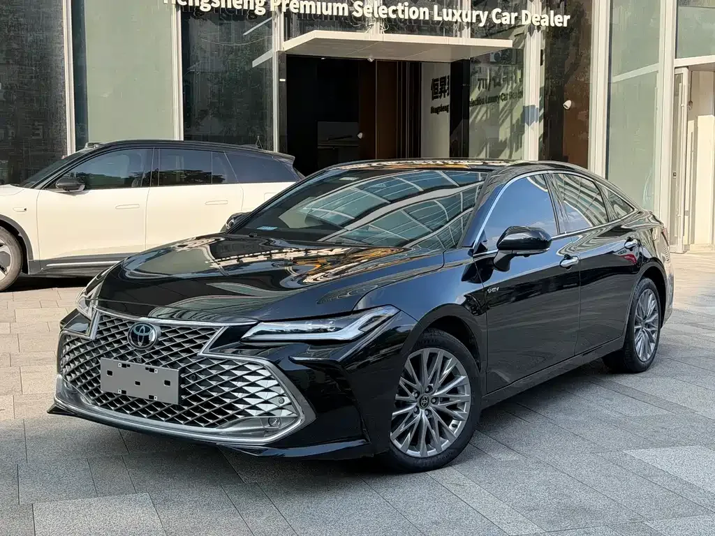 Toyota Avalon — фото 1