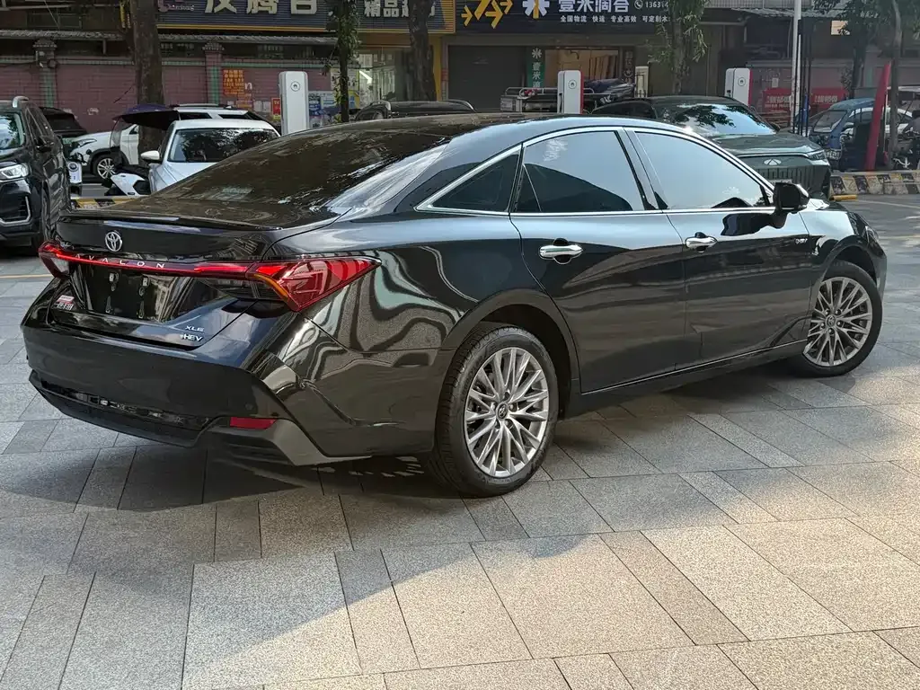 Toyota Avalon — фото 10