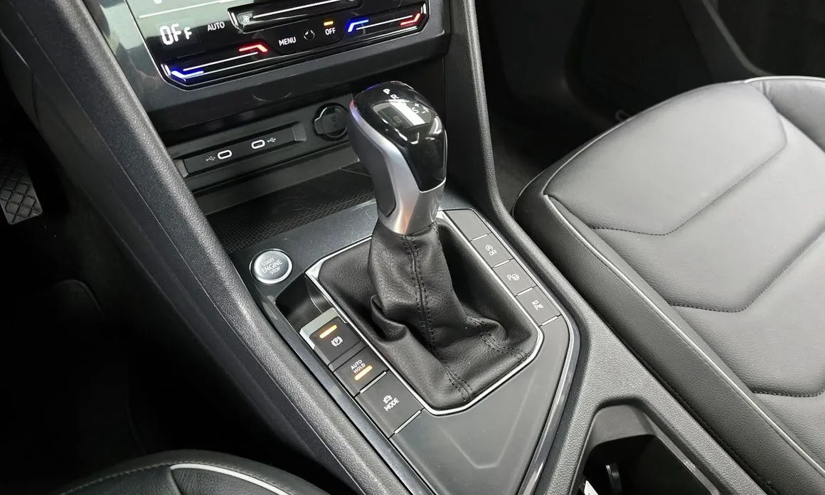 Volkswagen Tiguan — фото 8