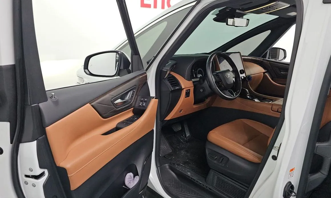 Toyota Alphard — фото 10