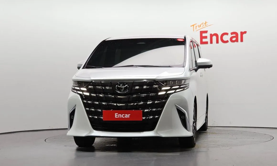Toyota Alphard — фото 5
