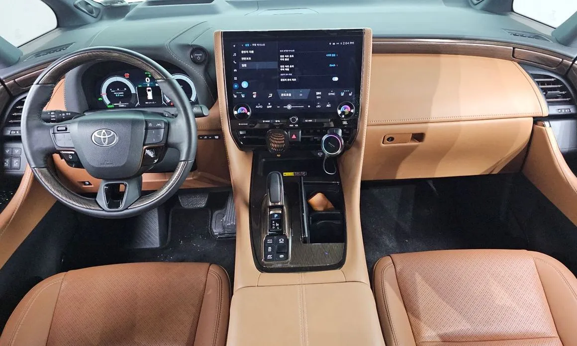 Toyota Alphard — фото 9