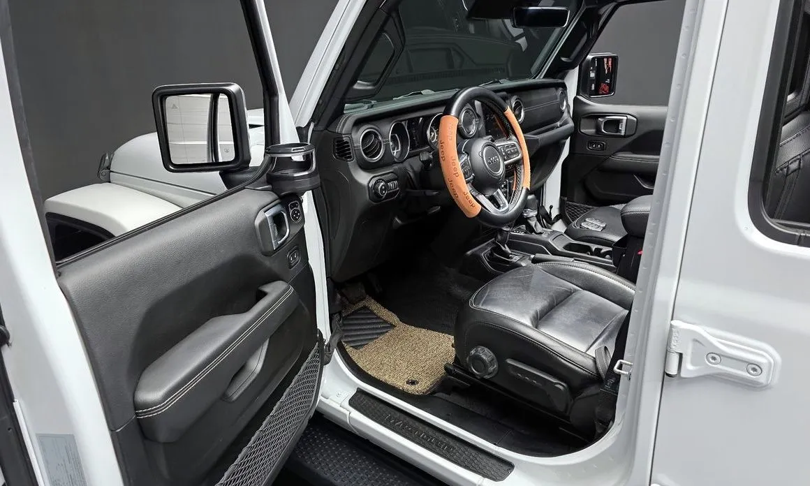 Jeep Wrangler — фото 5