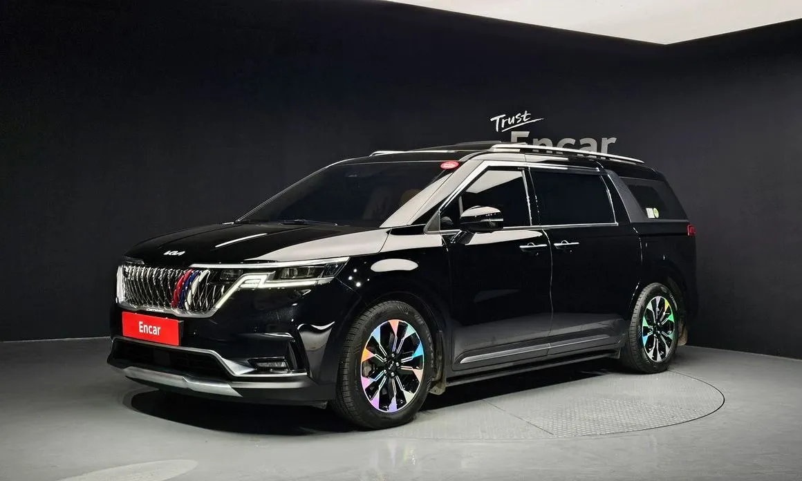 Kia Carnival — фото 1