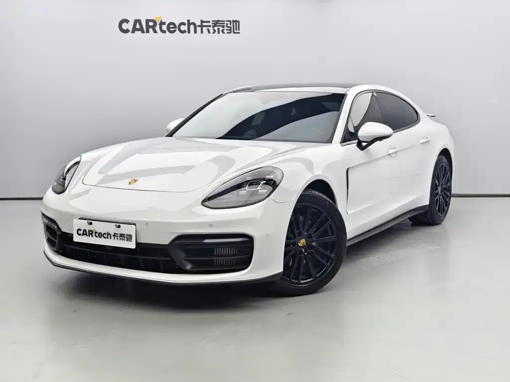 Porsche Panamera — фото 1