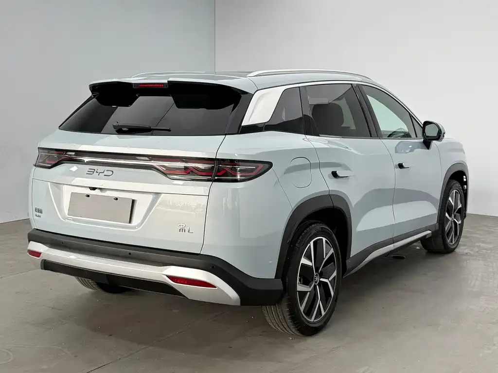 BYD L DM-i — фото 3