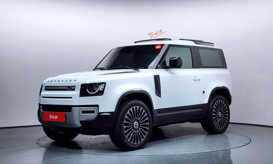 Land Rover Defender — фото 1