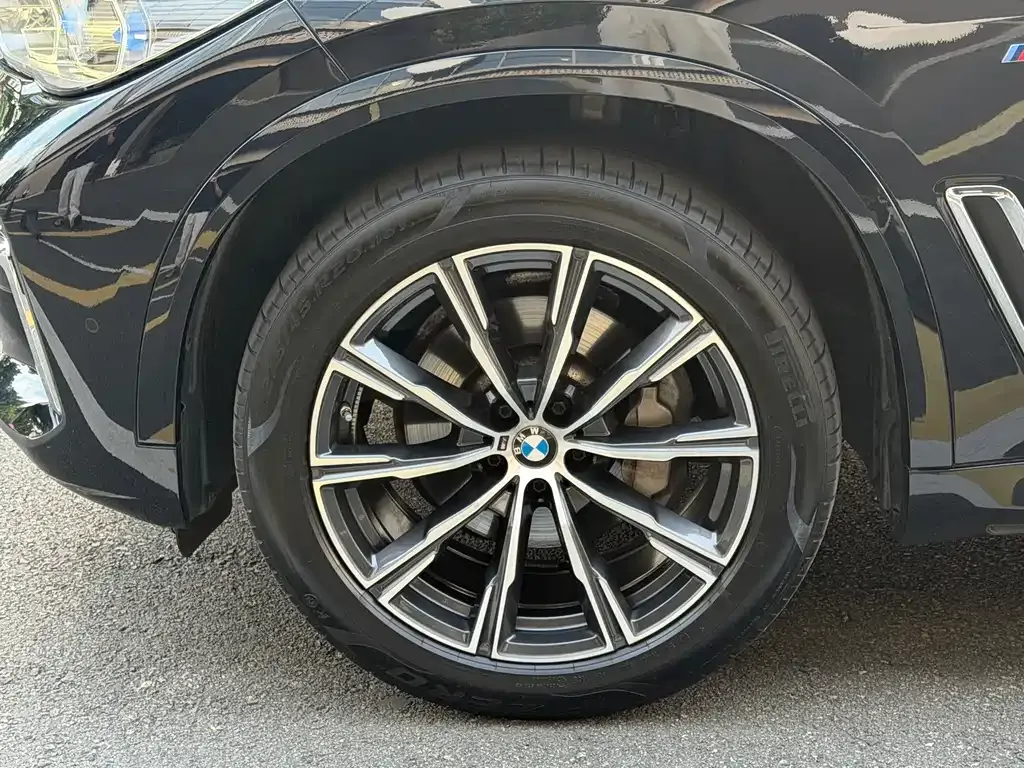 BMW X5 — фото 10