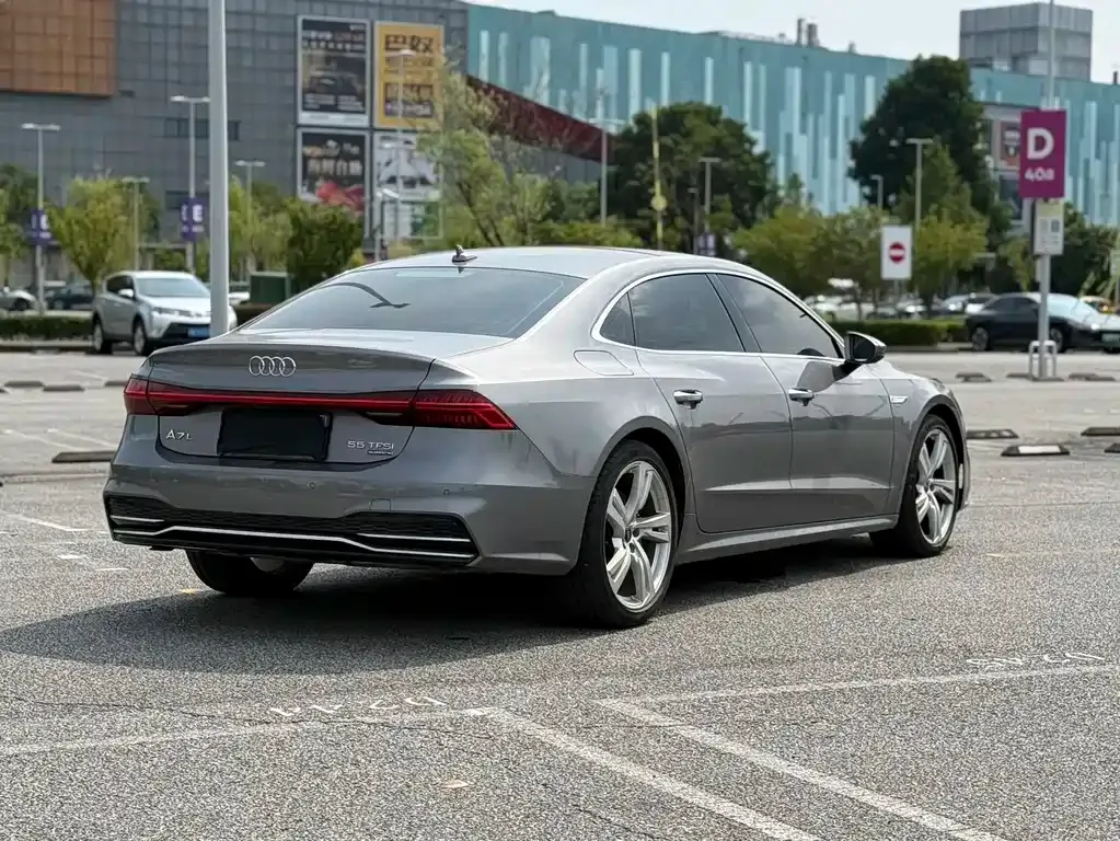 Audi A7L — фото 8