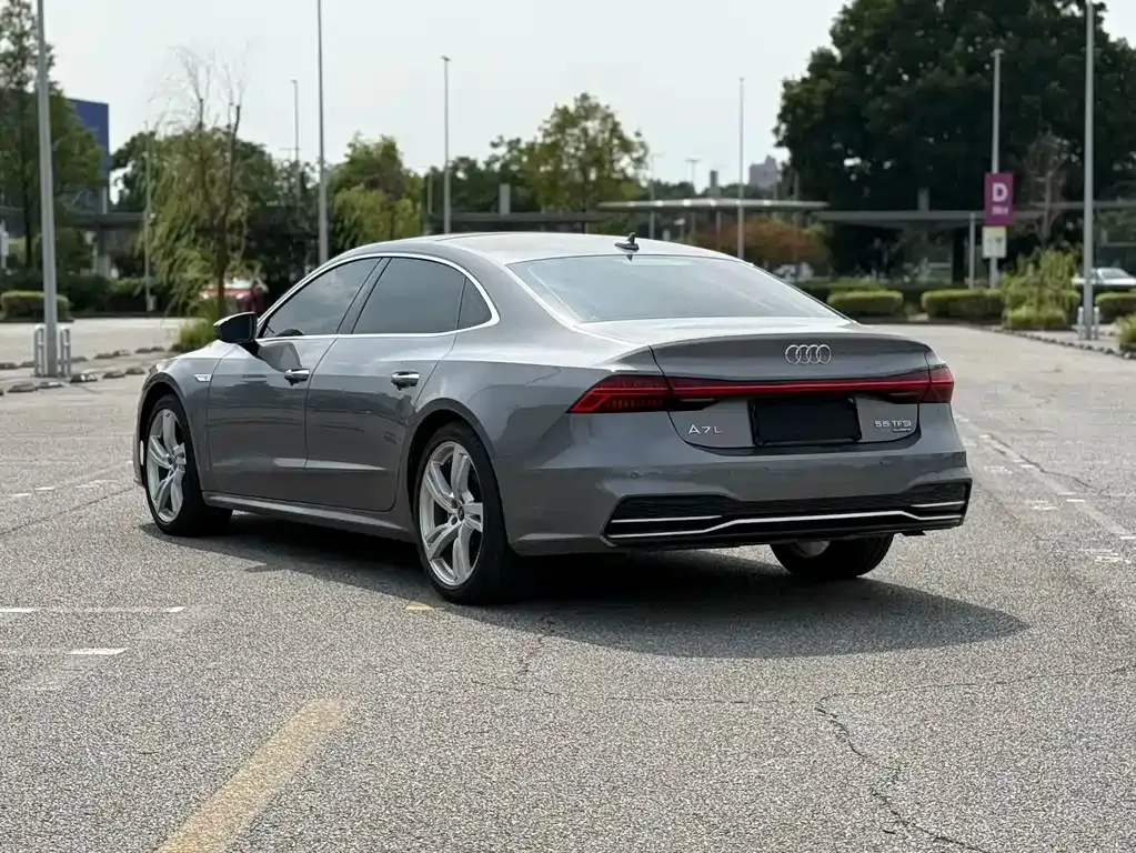 Audi A7L — фото 10